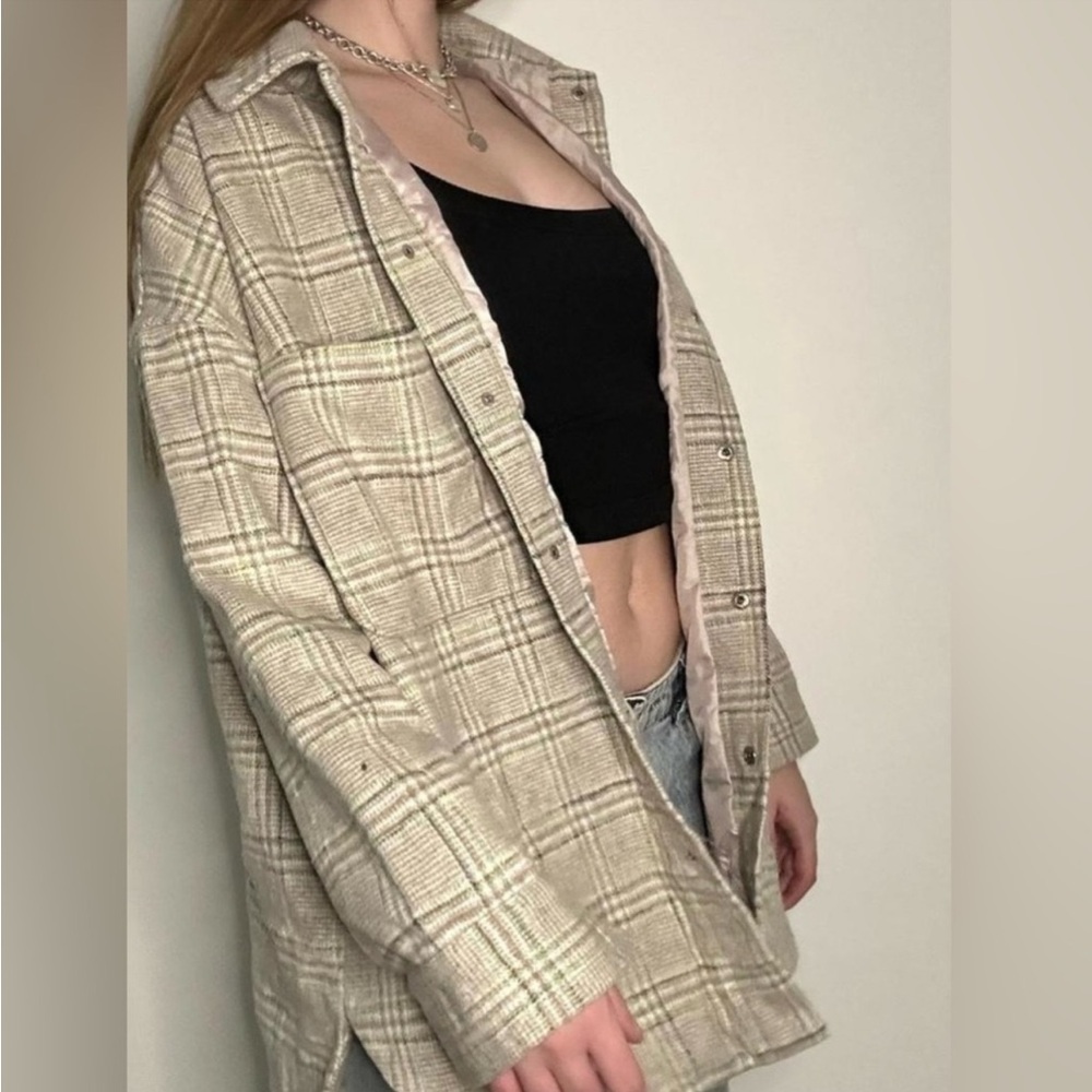 Missguided Women's Grey and Green
Jacket
Size UK 10‎ US Size 6